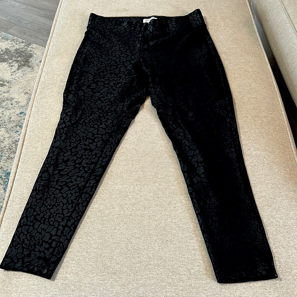 Ann Taylor Loft leggings, size medium, black cheetah print